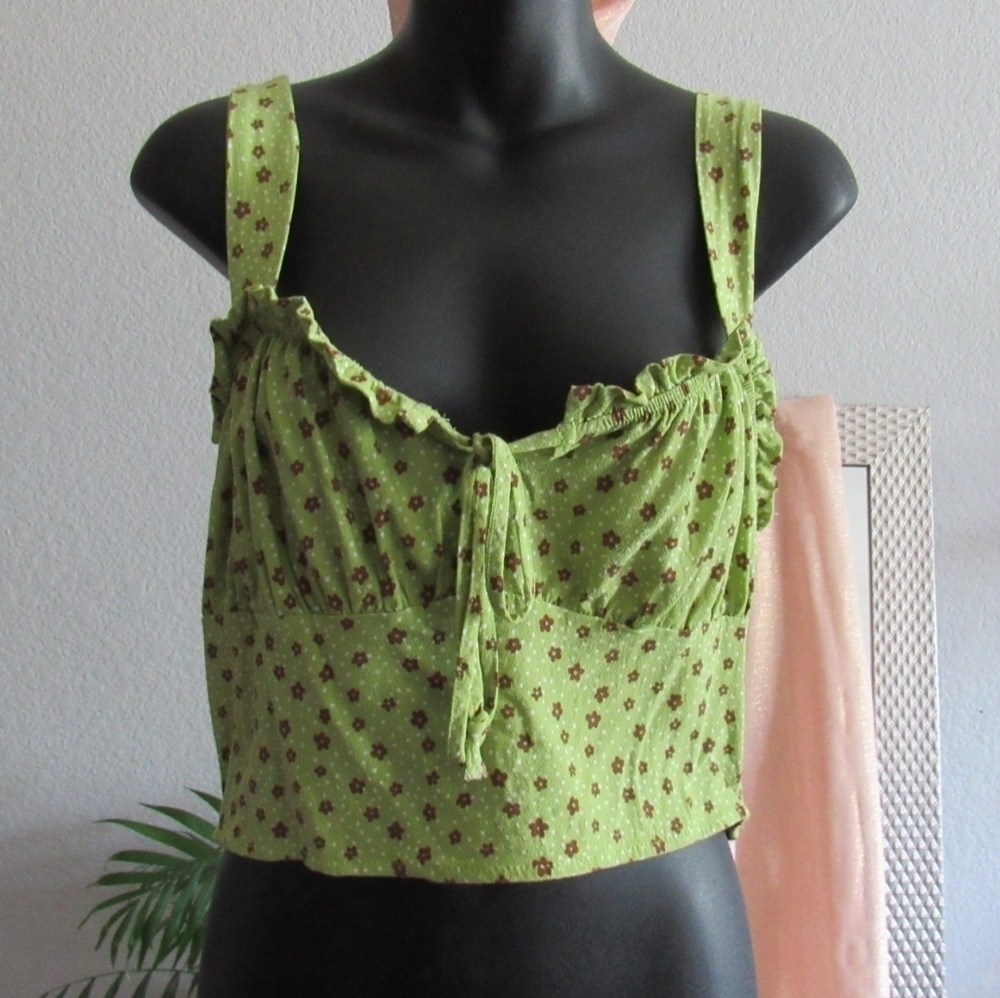 LA HEARTS Green Floral Top
